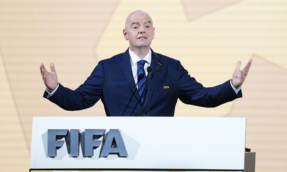 在攻防两端 在攻防两端